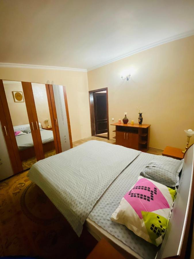 Central House Орадеа Екстериор снимка